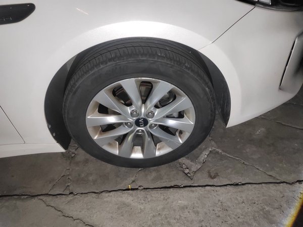 Kia K5 2016, 78200 км, за 7133 USD