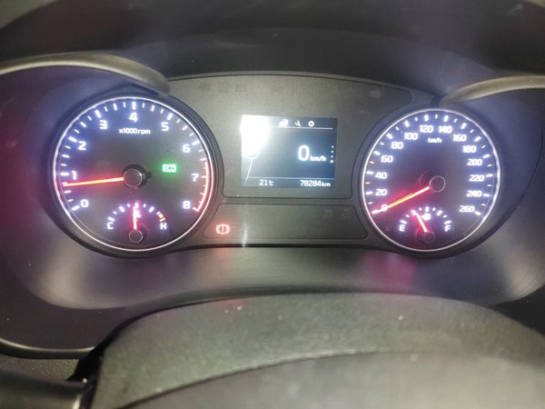 Kia K5 2016, 78200 км, за 7133 USD - фото 9