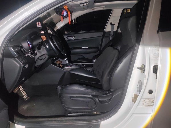 Kia K5 2016, 78200 км, за 7133 USD - фото 12