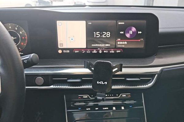 Kia K5 2020, 93800 км, за 15688 USD - фото 17