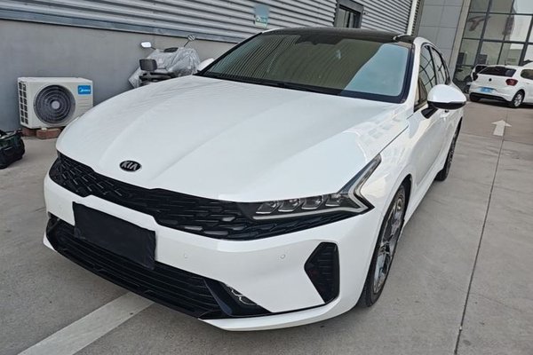 Kia K5 · 2020 год