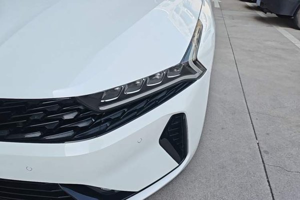 Kia K5 2020, 93800 км, за 15688 USD - фото 10