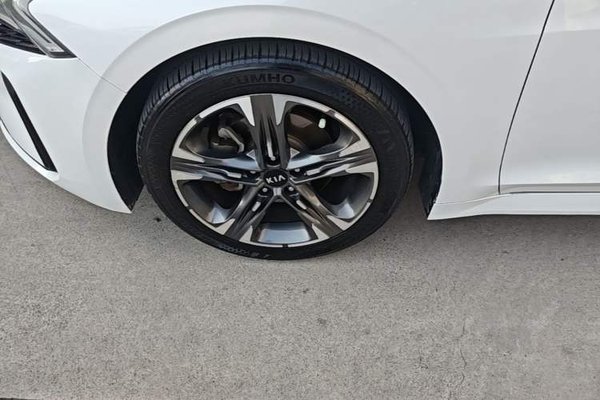 Kia K5 2020, 93800 км, за 15688 USD - фото 9