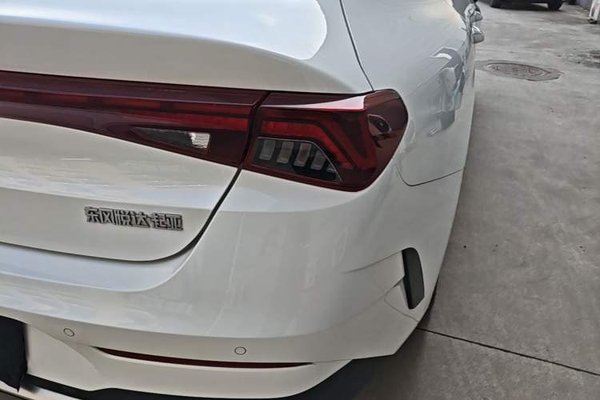 Kia K5 2020, 93800 км, за 15688 USD - фото 8