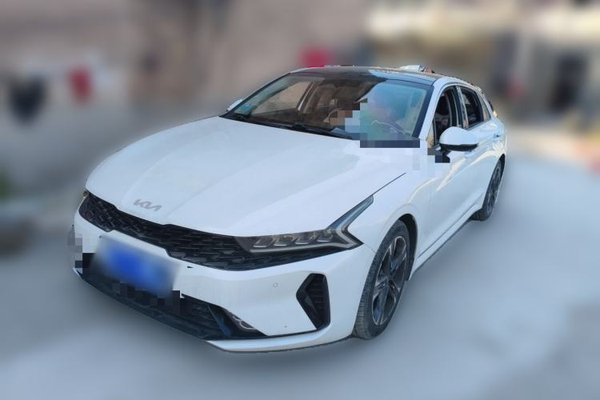 Kia K5 · 2021 год