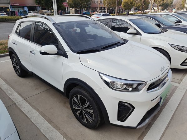 Kia kx1 Stonic 2021 1.4L CVT Fun Edition, 2021 года