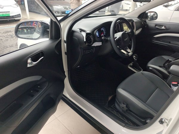 Kia KX1 Stonic 2021, 200 км, за 12099 USD - фото 21