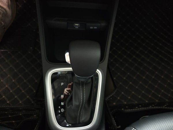 Kia KX1 Stonic 2021, 200 км, за 12099 USD - фото 15