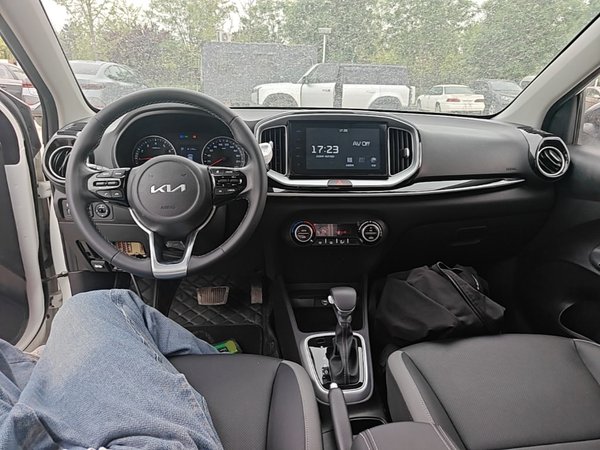 Kia kx1 Stonic 2021, 25800 км, за 11543 USD - фото 13