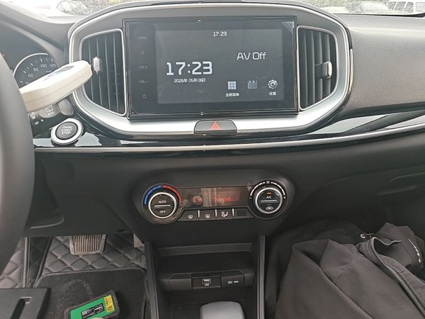 Kia kx1 Stonic 2021, 25800 км, за 11543 USD - фото 16
