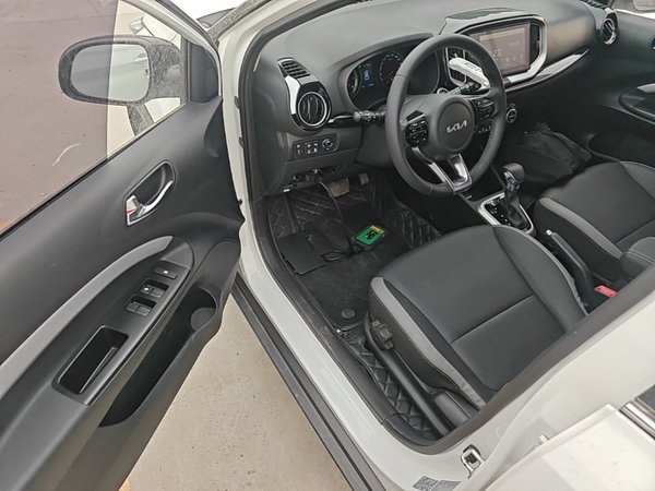 Kia kx1 Stonic 2021, 25800 км, за 11543 USD - фото 19