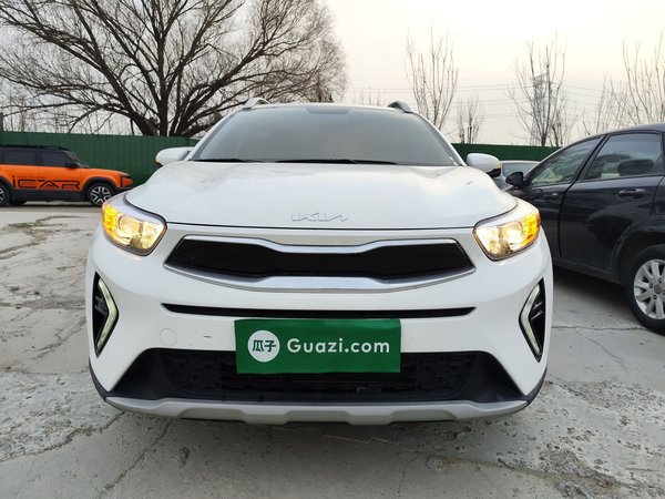 Kia kx1 Stonic 2021 1.4L CVT Fun Edition, 2021 года