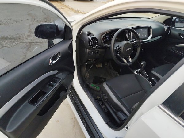 Kia KX1 Stonic 2021, 3900 км, за 10297 USD - фото 21