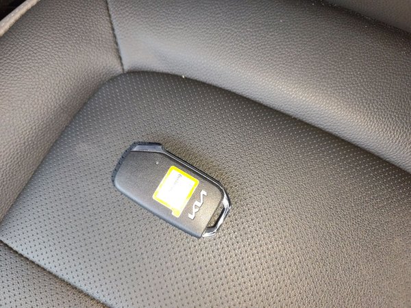 Kia KX1 Stonic 2021, 3900 км, за 10297 USD - фото 19