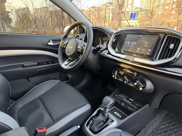 Kia KX1 Stonic 2021, 6600 км, за 10958 USD - фото 22