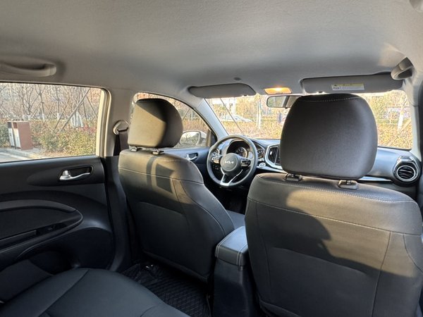 Kia KX1 Stonic 2021, 6600 км, за 10958 USD - фото 14