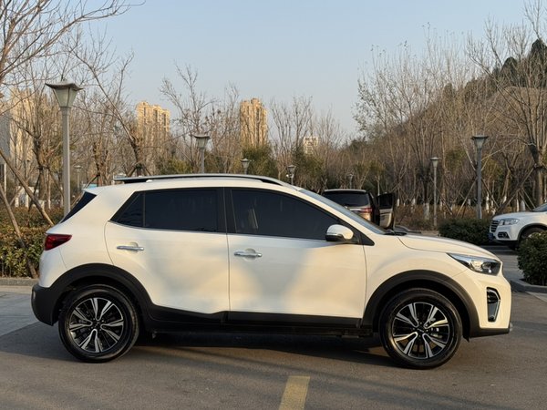 Kia KX1 Stonic 2021, 6600 км, за 10958 USD - фото 9