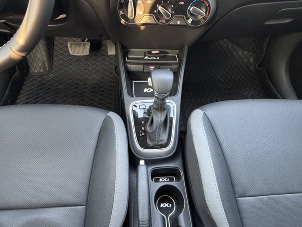 Kia KX1 Stonic 2021, 6600 км, за 10958 USD - фото 8