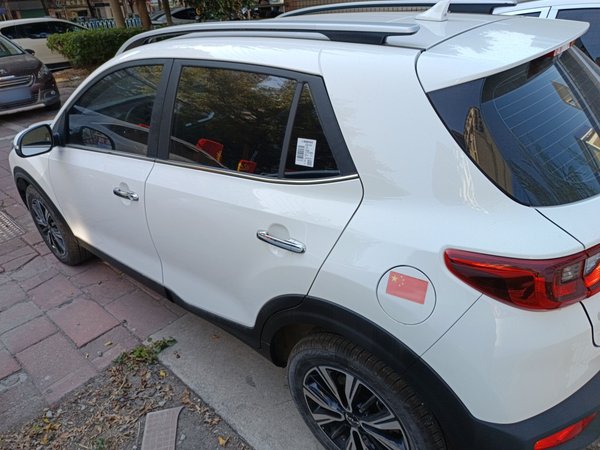 Kia KX1 Stonic 2021, 4800 км, за 10931 USD