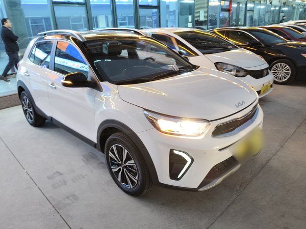 Kia KX1 Stonic 2021, 500 км, за 12166 USD