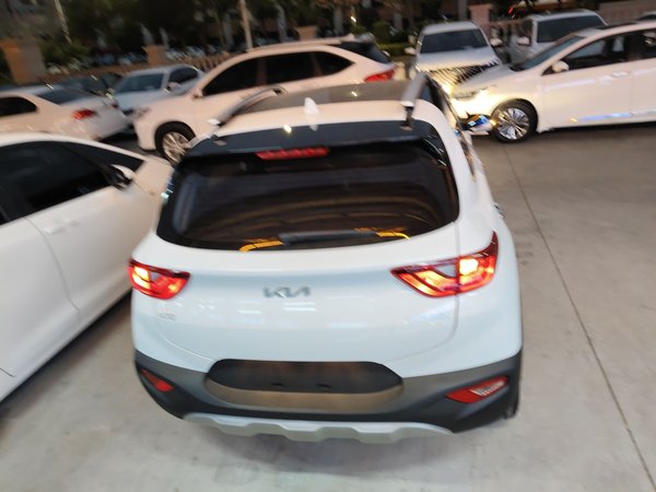 Kia KX1 Stonic 2021, 500 км, за 12166 USD