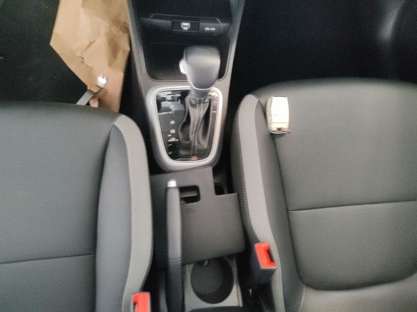Kia kx1 Stonic 2021, 52600 км, за 8484 USD - фото 17
