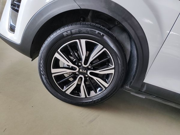 Kia kx1 Stonic 2021, 52600 км, за 8484 USD - фото 8
