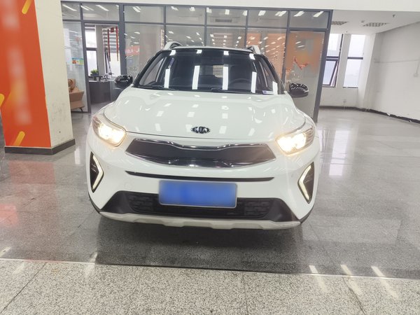 Kia kx1 Stonic 2021 1.4L CVT Fun & Sunroof Model, 2021 года
