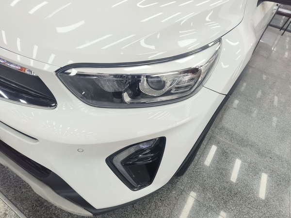 Kia kx1 Stonic 2021 1.4L CVT Fun & Sunroof Model, 2021 года