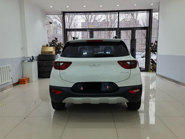 Kia KX1 Stonic 2021, 6700 км, за 11204 USD - фото 4