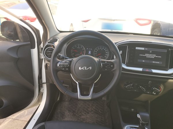 Kia KX1 Stonic 2021, 6700 км, за 11204 USD - фото 10