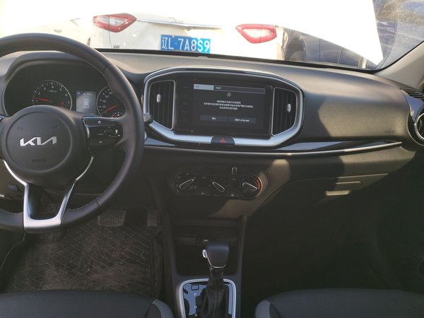 Kia KX1 Stonic 2021, 6700 км, за 11204 USD - фото 12