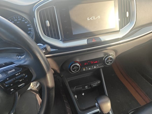 Kia KX1 Stonic 2021, 80100 км, за 10015 USD - фото 12