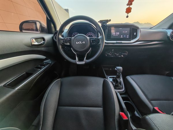 Kia Stonic 2021, 12100 км, за 11187 USD - фото 11