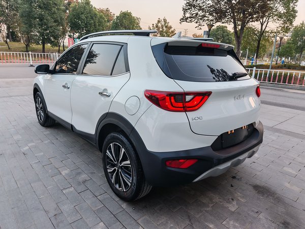 Kia Stonic 2021, 12100 км, за 11187 USD - фото 32