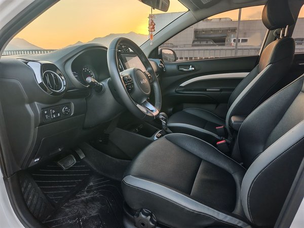 Kia Stonic 2021, 12100 км, за 11187 USD - фото 13