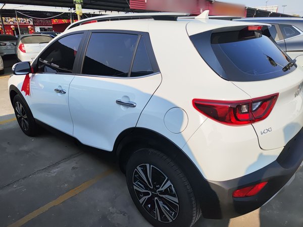 Kia KX1 Stonic 2021, 8500 км, за 10905 USD