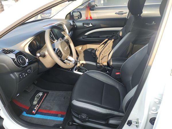 Kia KX1 Stonic 2021, 8500 км, за 10905 USD - фото 14