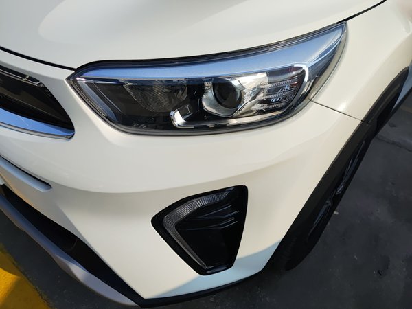 Kia KX1 Stonic 2021, 8500 км, за 10905 USD - фото 23