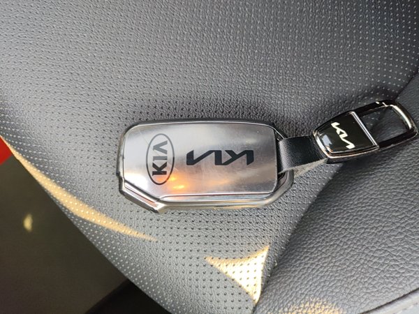 Kia KX1 Stonic 2021, 8500 км, за 10905 USD - фото 8