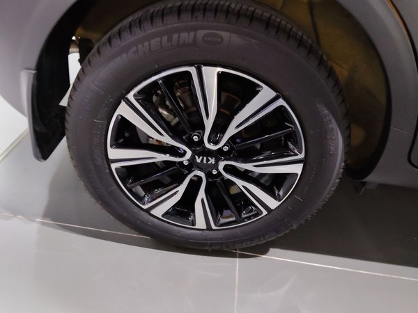 Kia KX1 Stonic 2021, 12600 км, за 11078 USD - фото 10