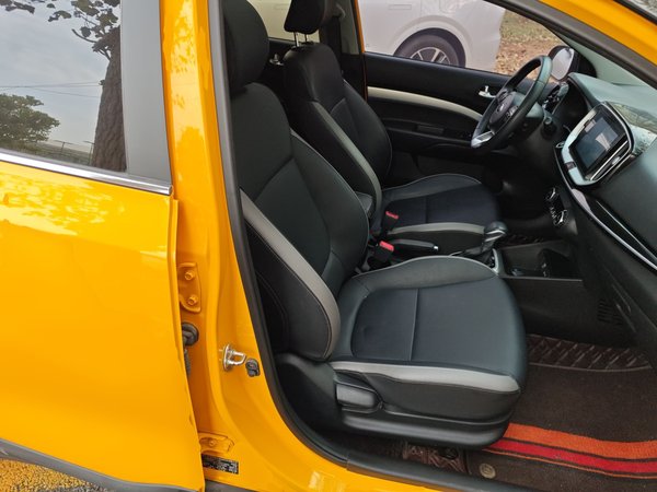 Kia Stonic 2021, 24700 км, за 9732 USD - фото 24