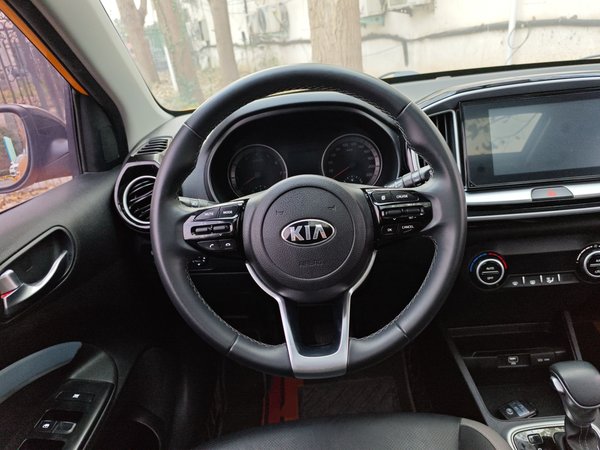 Kia Stonic 2021, 24700 км, за 9732 USD - фото 10