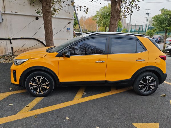 Kia Stonic 2021, 24700 км, за 9732 USD - фото 4