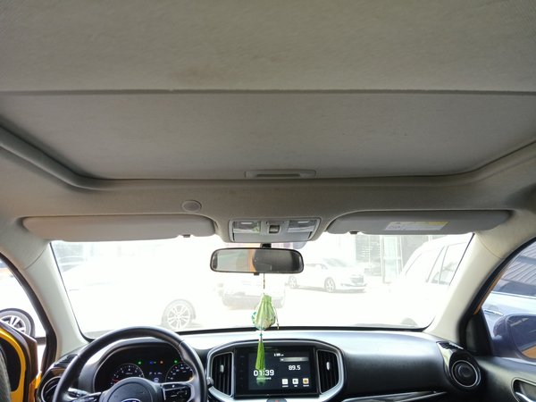 Kia KX1 Stonic 2021, 62000 км, за 7738 USD - фото 21