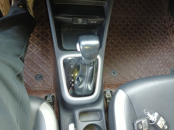 Kia KX1 Stonic 2021, 62000 км, за 7738 USD - фото 17