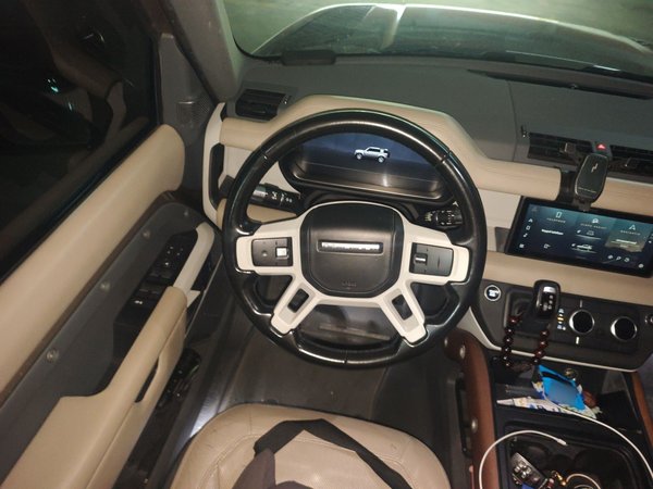 Land Rover Defender 2020, 78000 км, за 76947 USD - фото 12