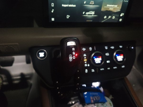 Land Rover Defender 2020, 78000 км, за 76947 USD - фото 13