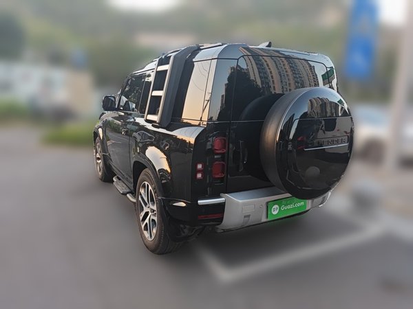 Land Rover Defender 2023, 81400 км, за 63934 USD