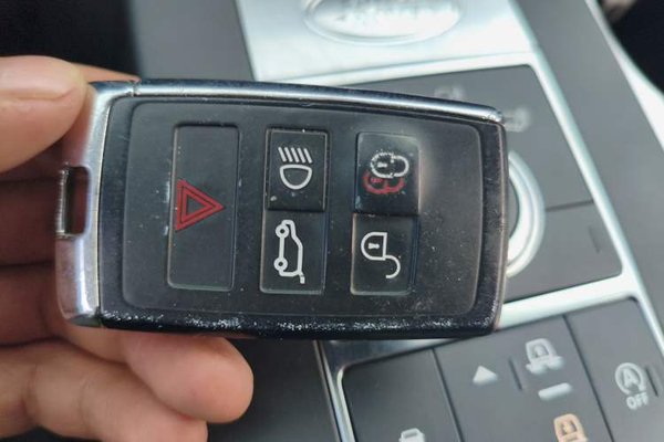 Land Rover Discovery 2020, 99900 км, за 30517 USD - фото 9